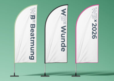Flaggen für den Kongress mit den betreffenden Logos